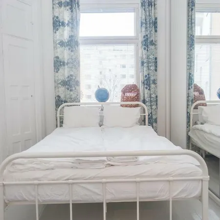Apartment Wehost Helsinginkatu 7 *